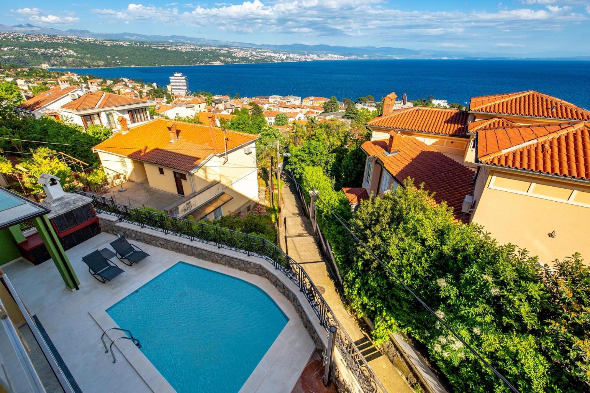 Lux Apartmani Opatija Buitenkant foto