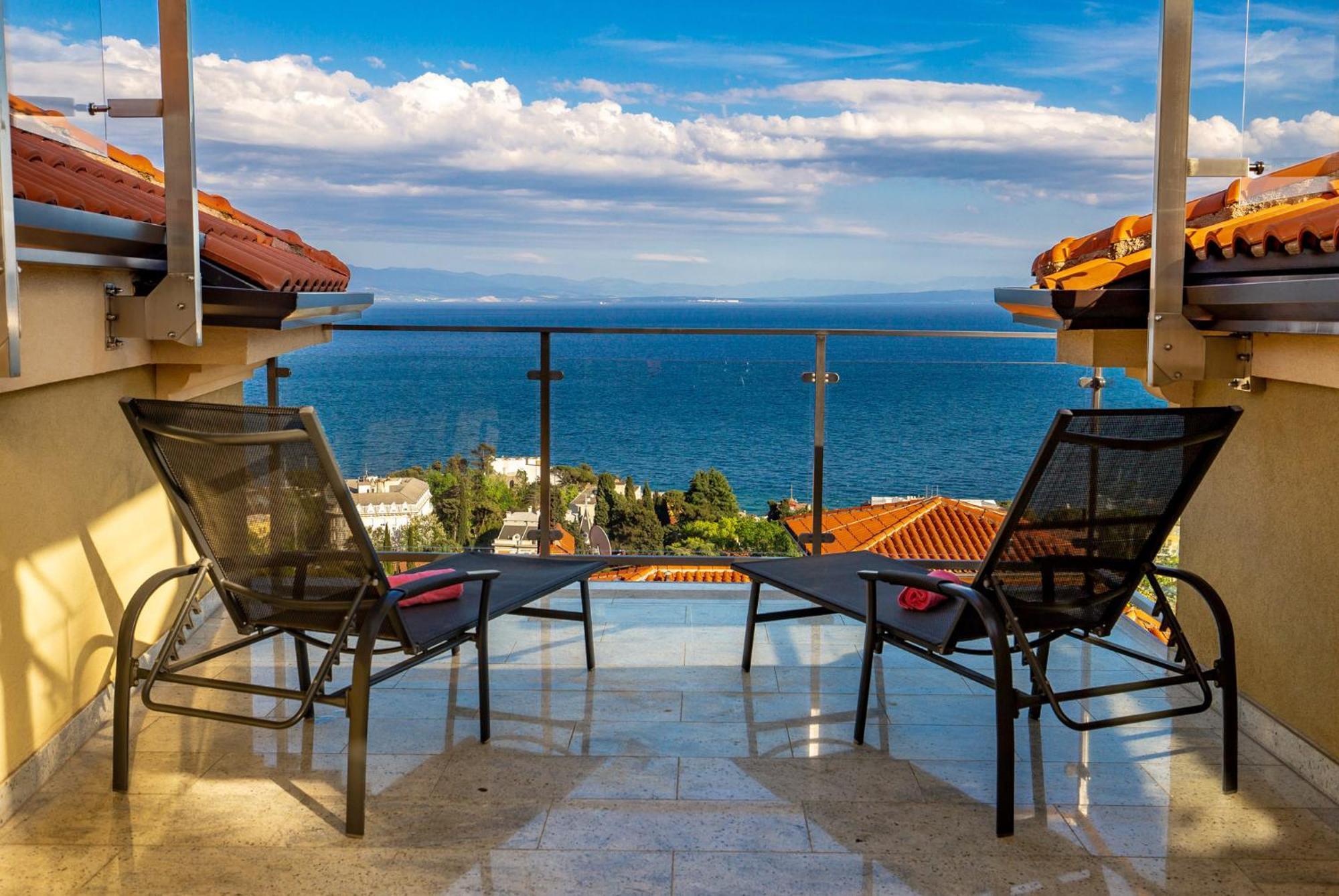 Lux Apartmani Opatija Buitenkant foto