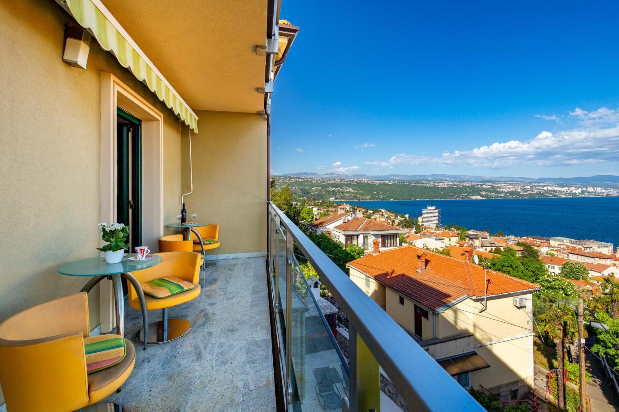 Lux Apartmani Opatija Buitenkant foto