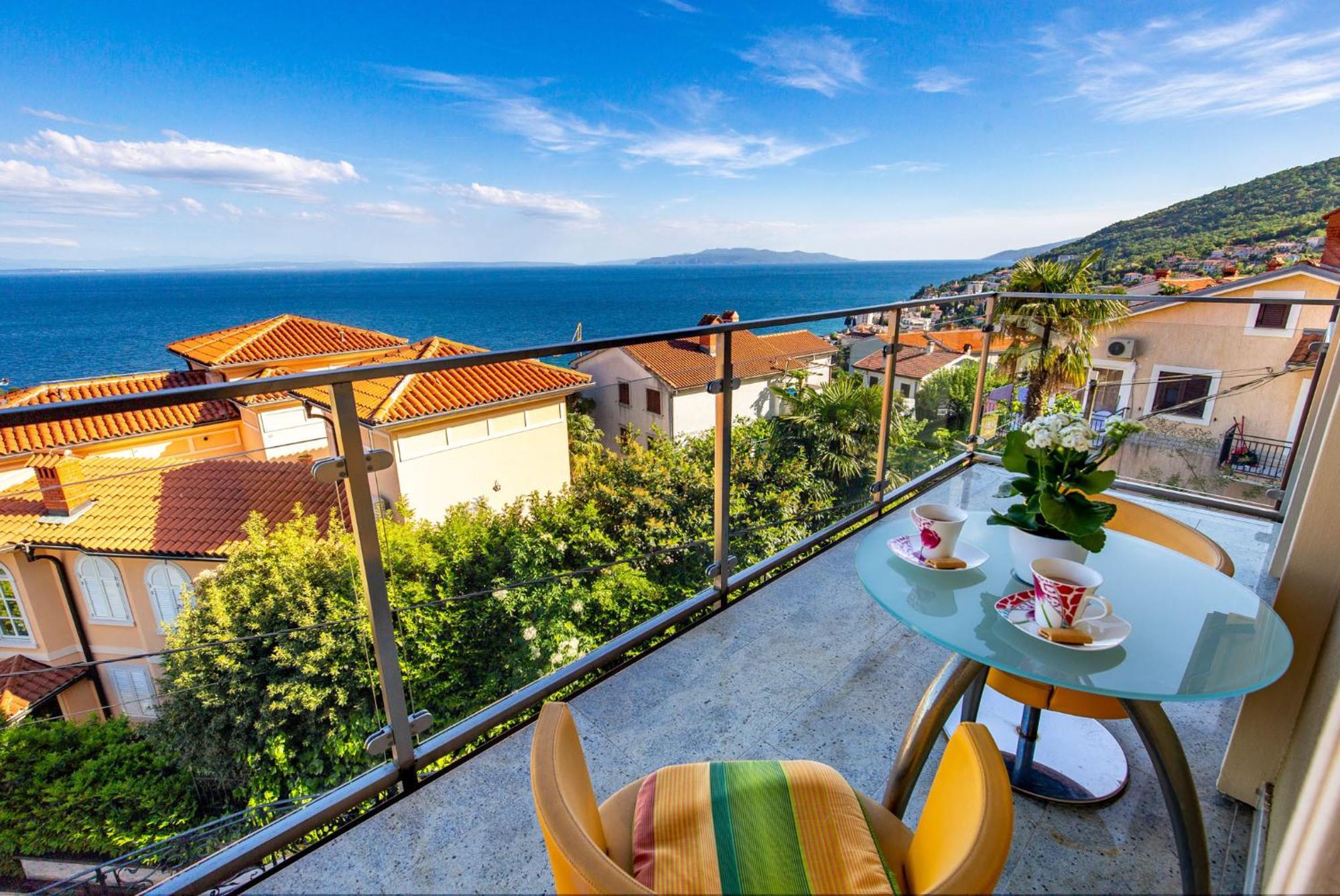 Lux Apartmani Opatija Buitenkant foto
