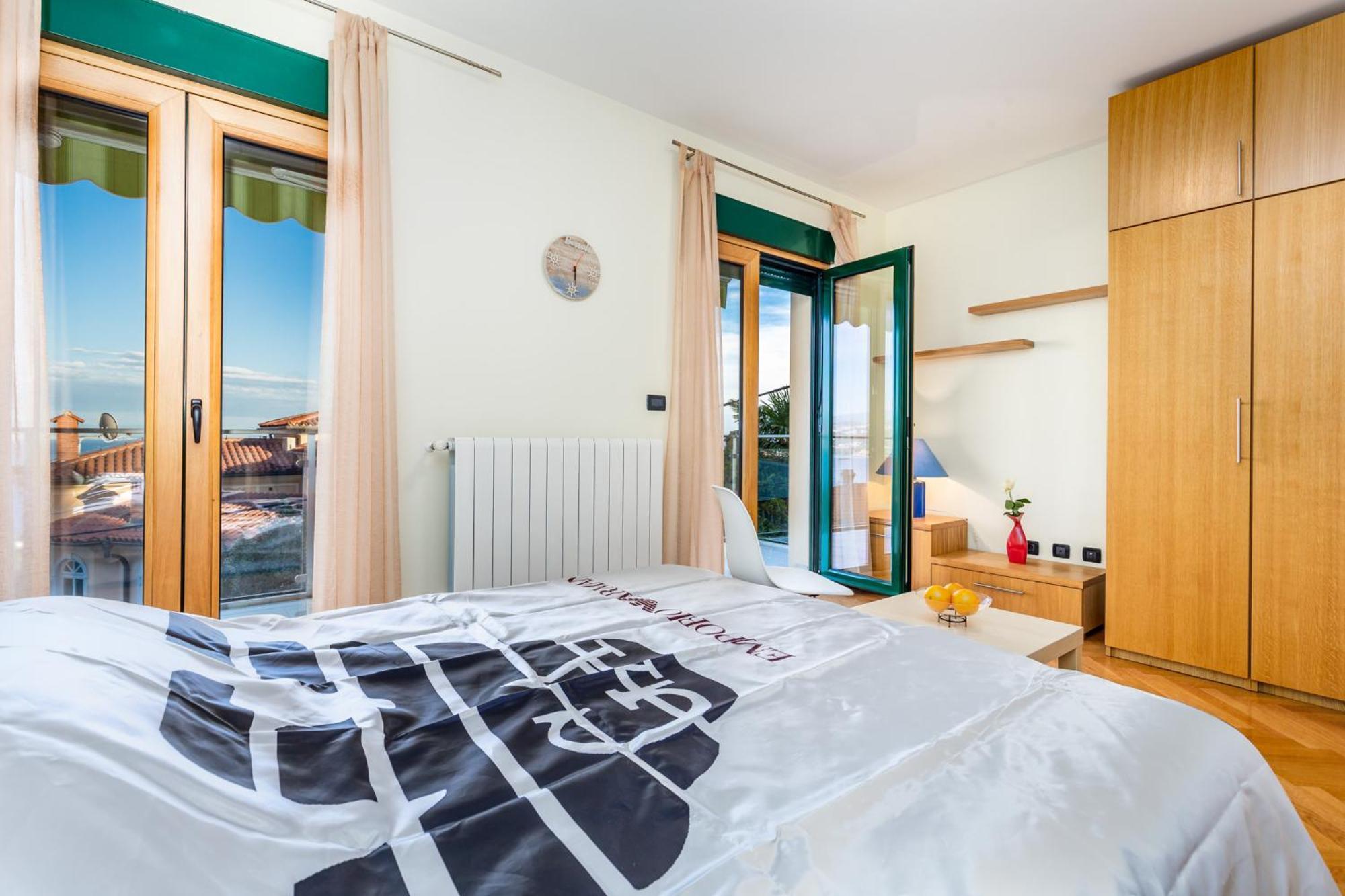 Lux Apartmani Opatija Buitenkant foto